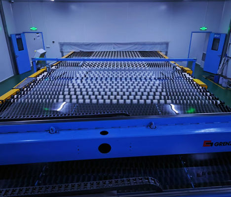 Bom preço Especialidade de vidro flutuante ultra-branco para aplicações em semicondutores Tamanho regular 1300*1100mm Espessura opcional 0,25mm-2mm on-line